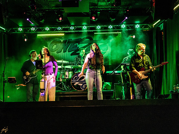 JimiV_20251213_210711_B-Side
