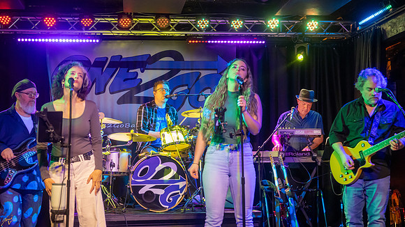 JimiV_20251213_225530_B-Side