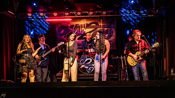JimiV_20251213_230301_B-Side